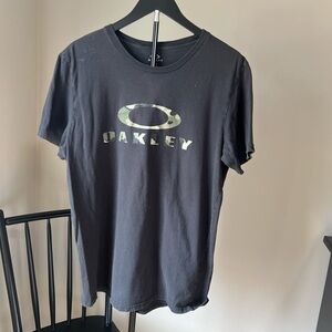 Oakley Black Short-Sleeve Tee with Green Camo Logo, Size Large